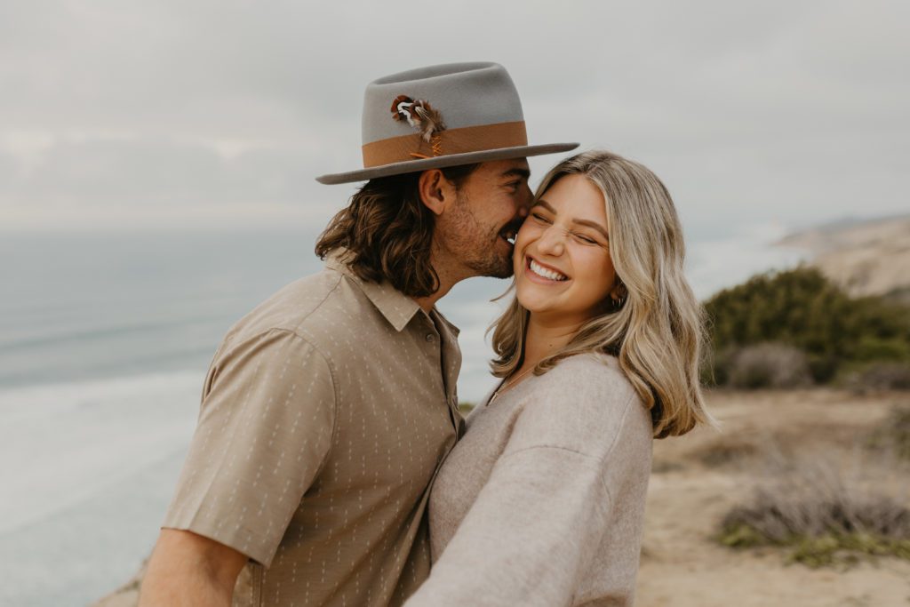 engagement photo outfit ideas